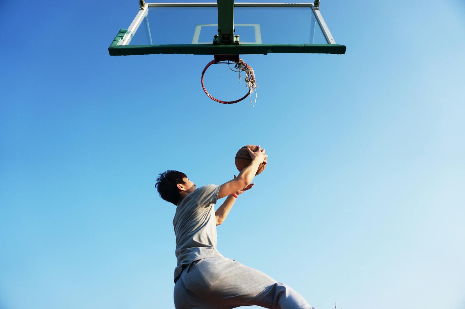 彩乐天空彩票 — 篮球赛场扣篮瞬间